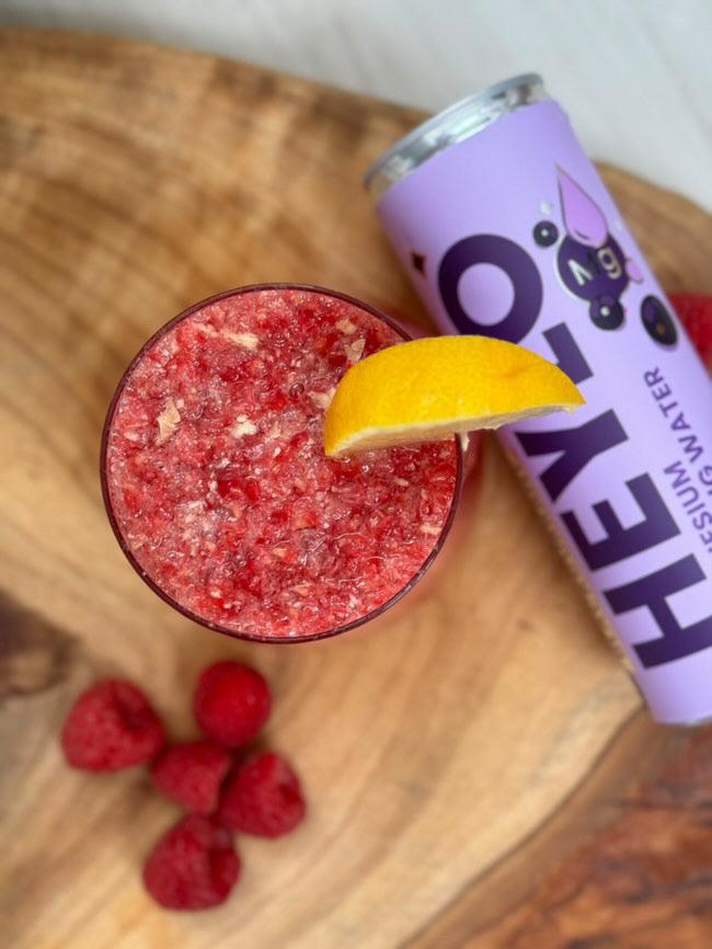 Raspberry, Ginger & Blackcurrant Spritz by @myfoodreligion - Heylo MG